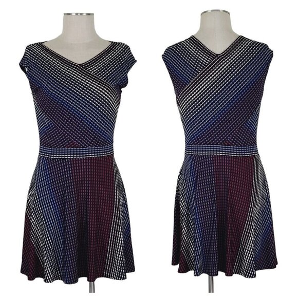 BCBGMaxAzria Jasmyne Skater Dress Size S Cap Sleeve V Neck Stretch Colorful - Picture 2 of 11